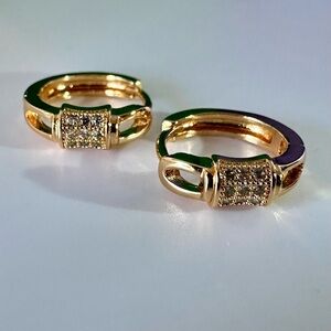 18K Gold CZ Huggie Hoop Earrings | Hypoallergenic Everyday Sparkle NWT